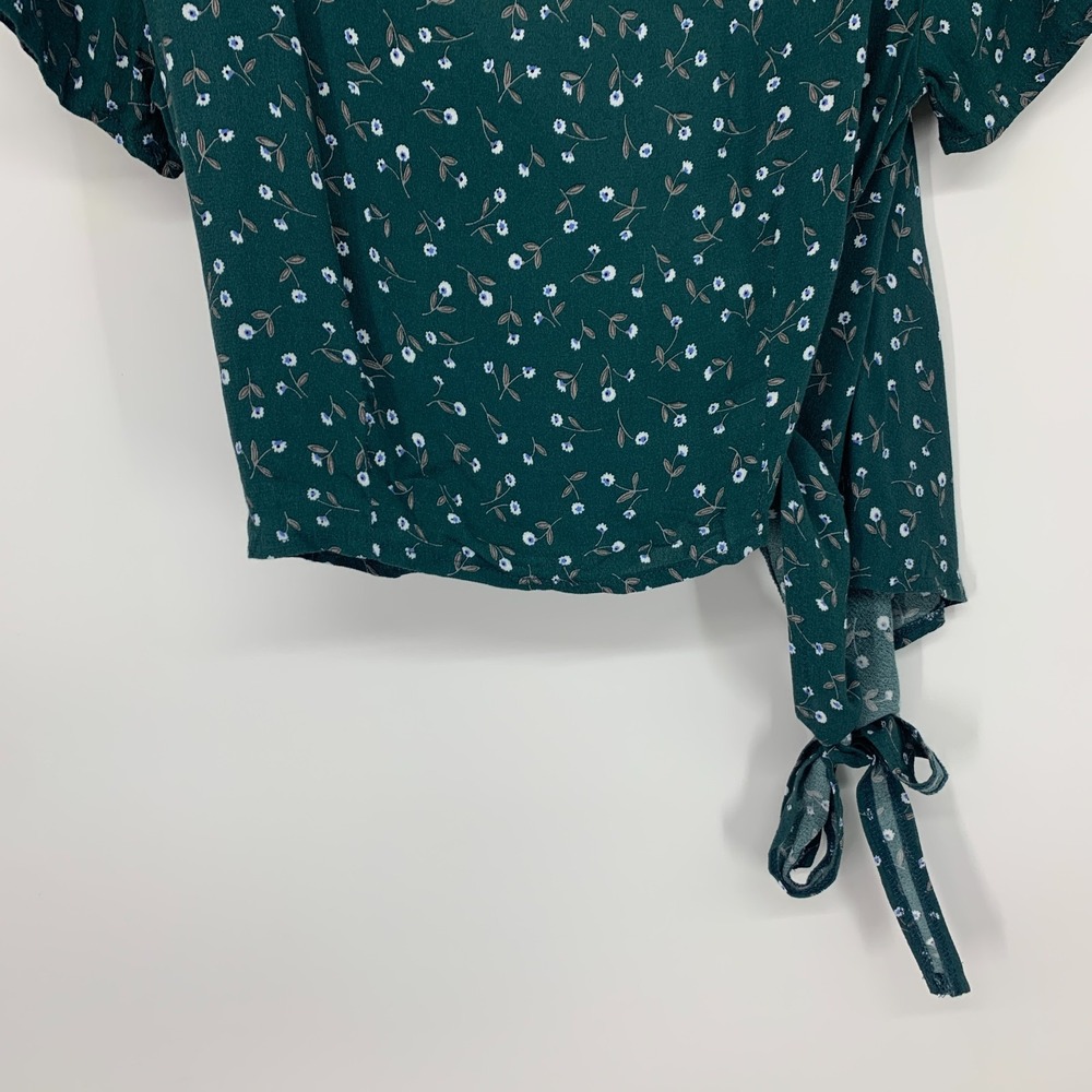 Brandy Melville Wrap Top Womens Rae Floral Print Short Sleeve V Neck Crop - Picture 9 of 10